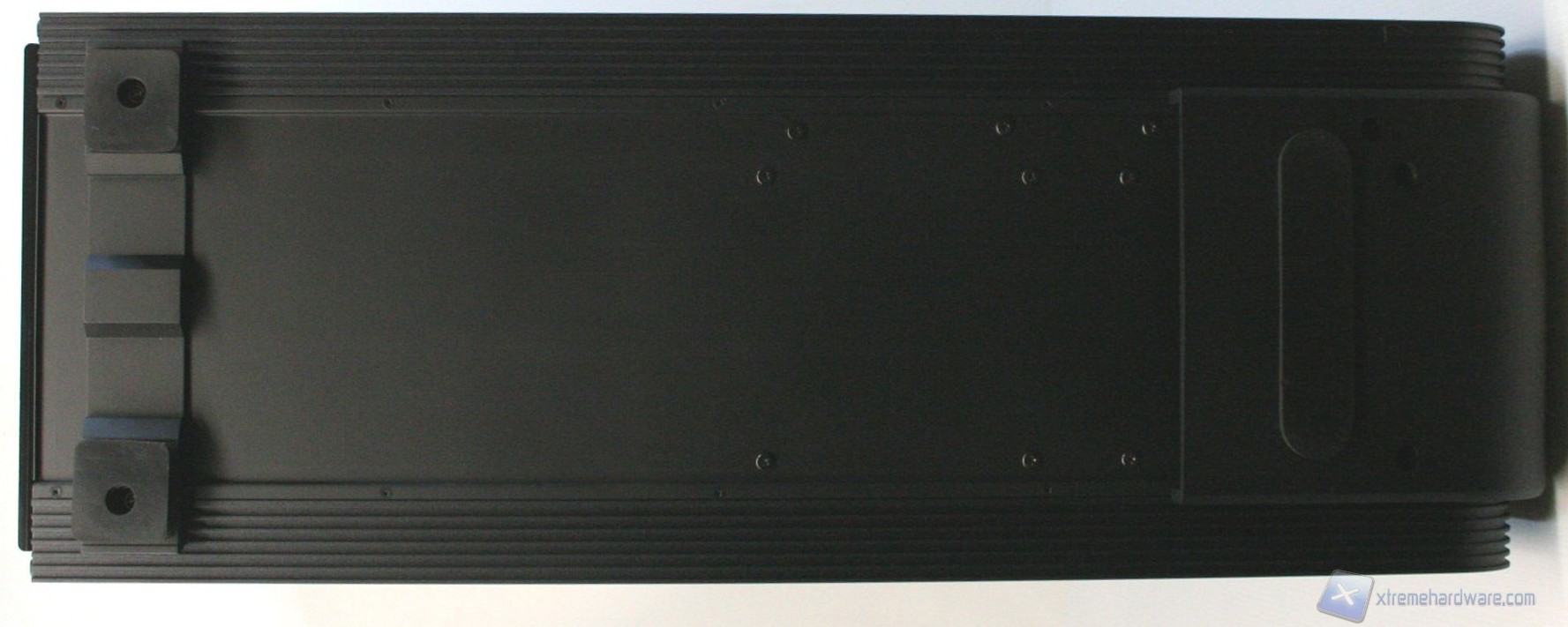 00053 SILVERSTONE TJ11 WWW.XTREMEHARDWARE.COM